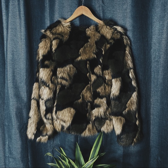 💥24 HR CLEAR-OUT💥 Storm & Marie Jacket - Picture 2 of 5